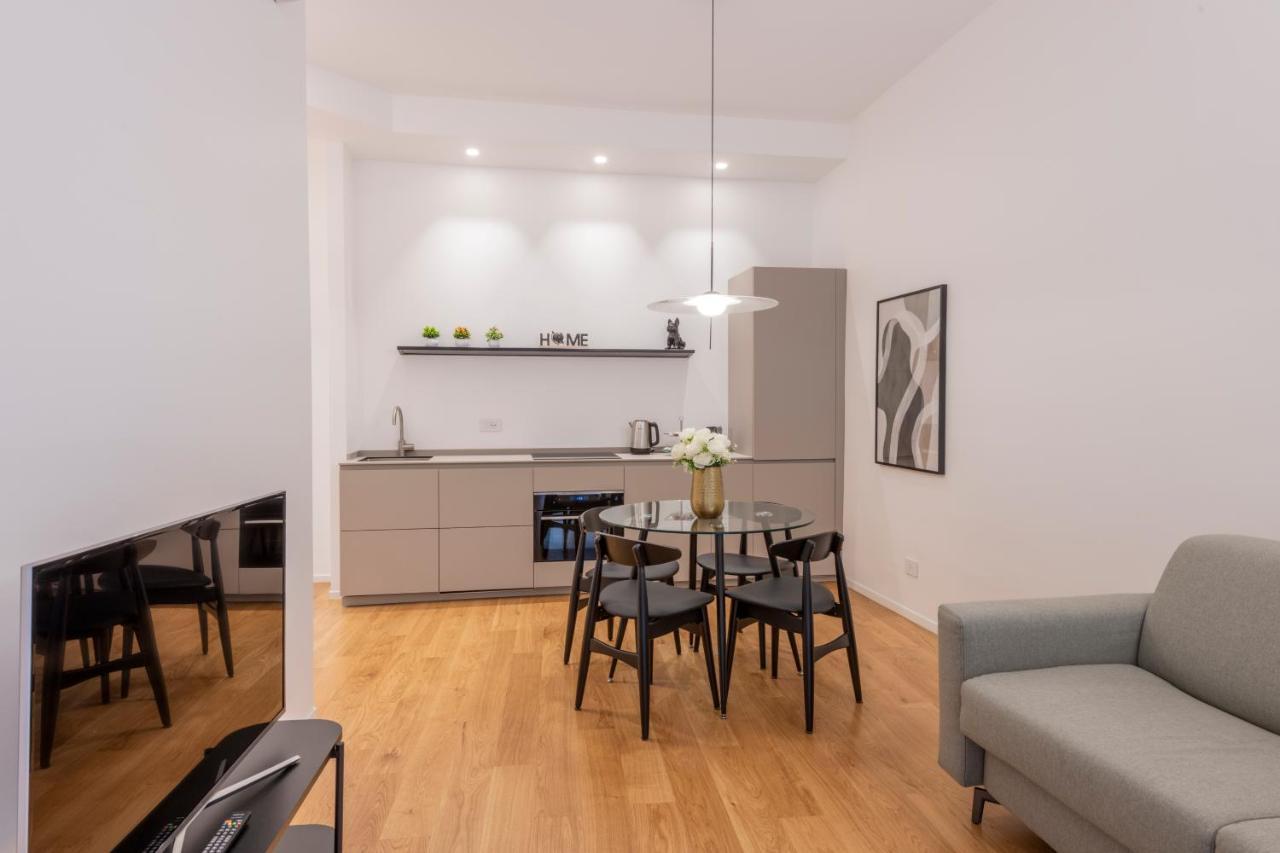 Milan Royal Suites Duomo ภายนอก รูปภาพ