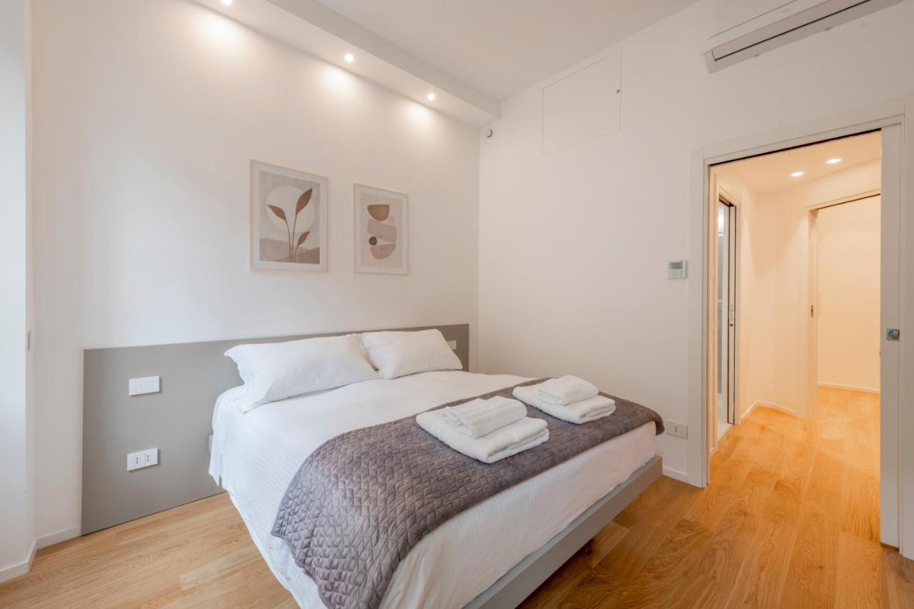 Milan Royal Suites Duomo ภายนอก รูปภาพ