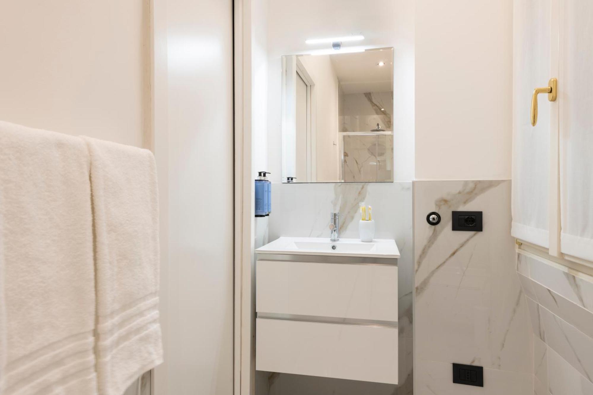 Milan Royal Suites Duomo ภายนอก รูปภาพ