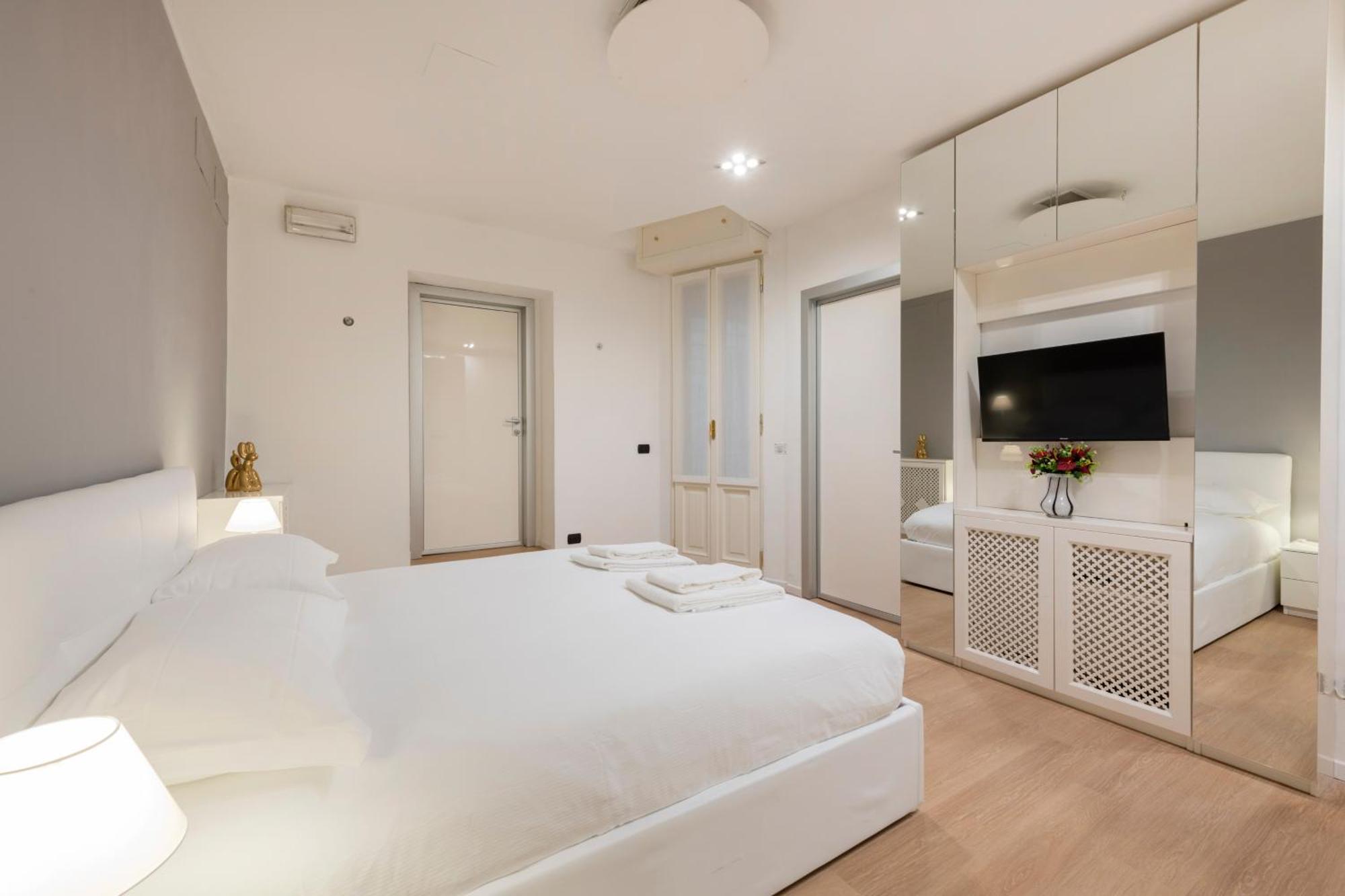 Milan Royal Suites Duomo ภายนอก รูปภาพ